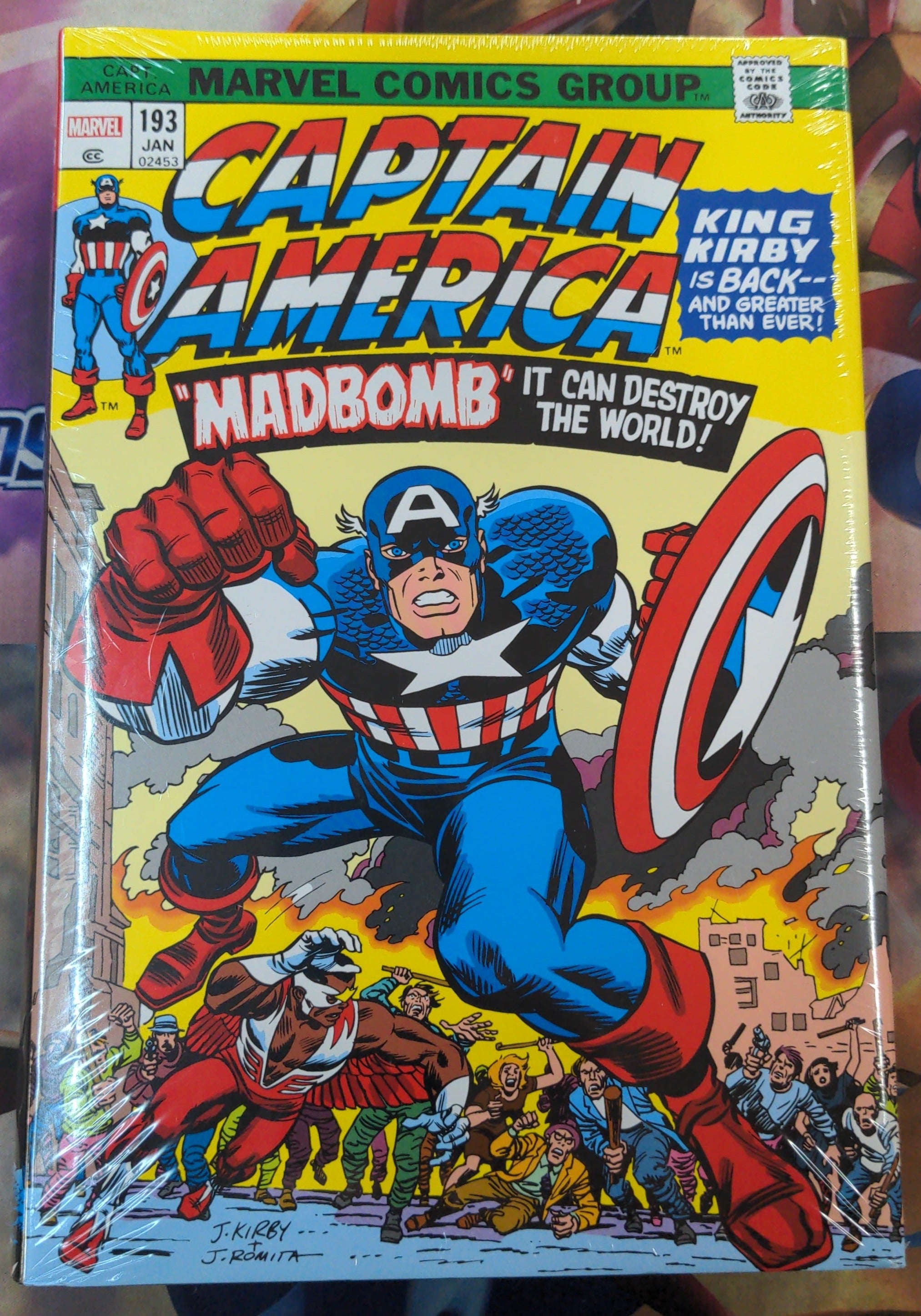 Captain America par Jack Kirby omnibus couverture rigide Madbomb couverture nouvelle impression | BD Cosmos