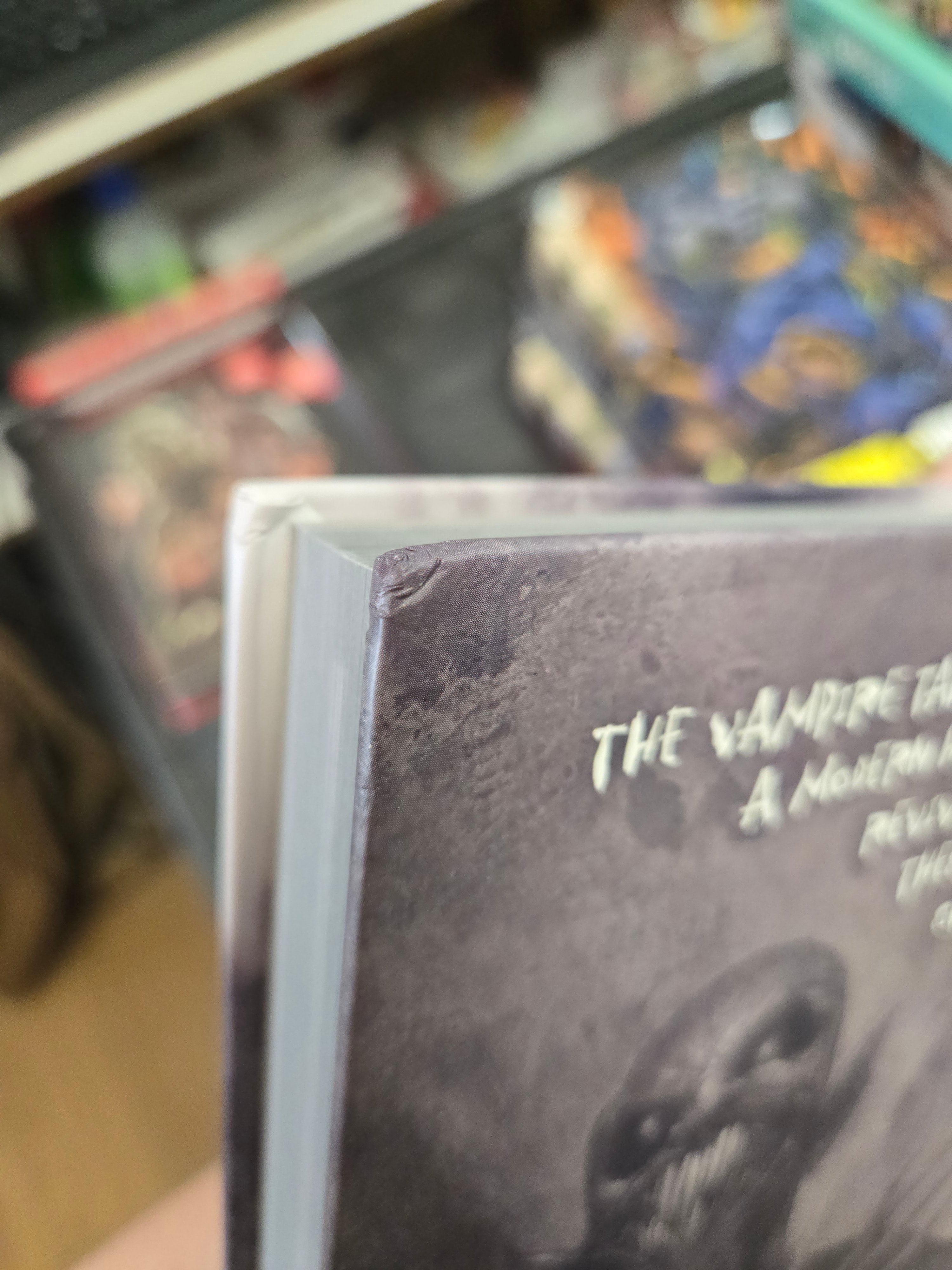 30 Days Of Night Deluxe Edition: Book Two -DAMAGED | BD Cosmos
