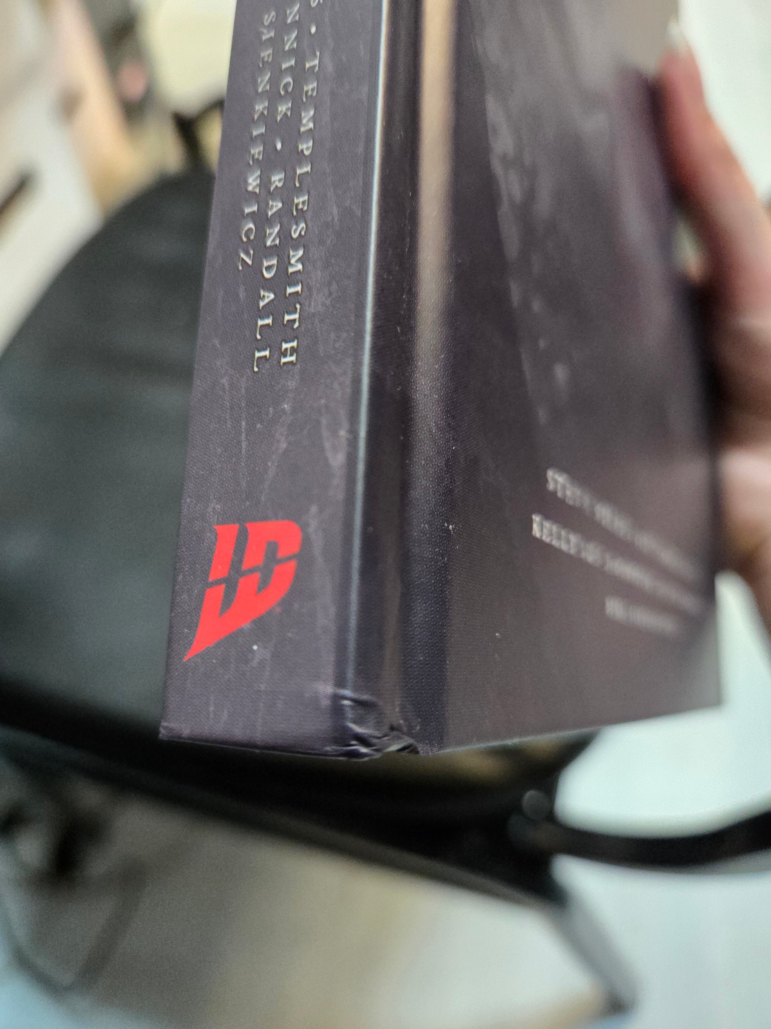 30 Days Of Night Deluxe Edition: Book Three -DAMAGED | BD Cosmos