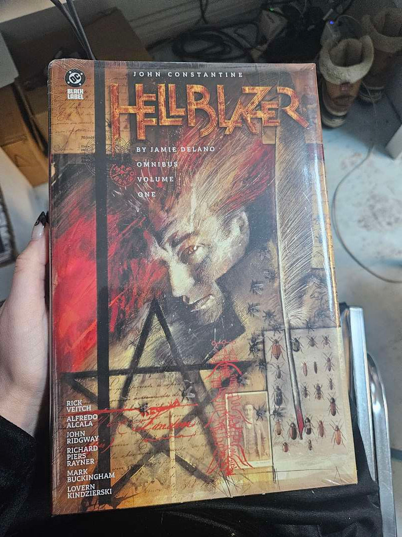 John Constantine Hellblazer By Jamie Delano Omnibus HC Vol.01 - DAMAGED | BD Cosmos