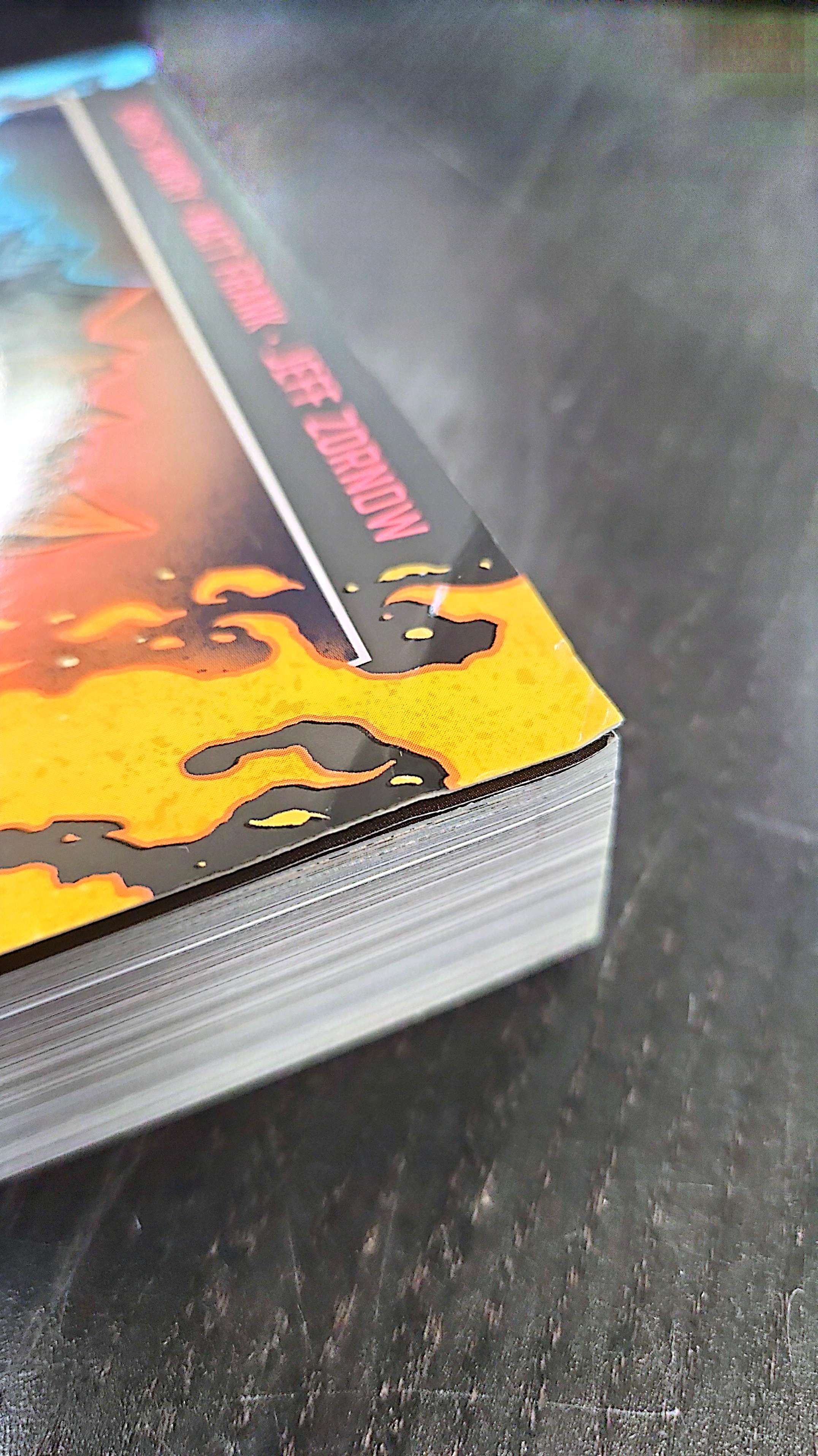 Godzilla: Rulers Of Earth IDW Classic Collections - DAMAGED | BD Cosmos