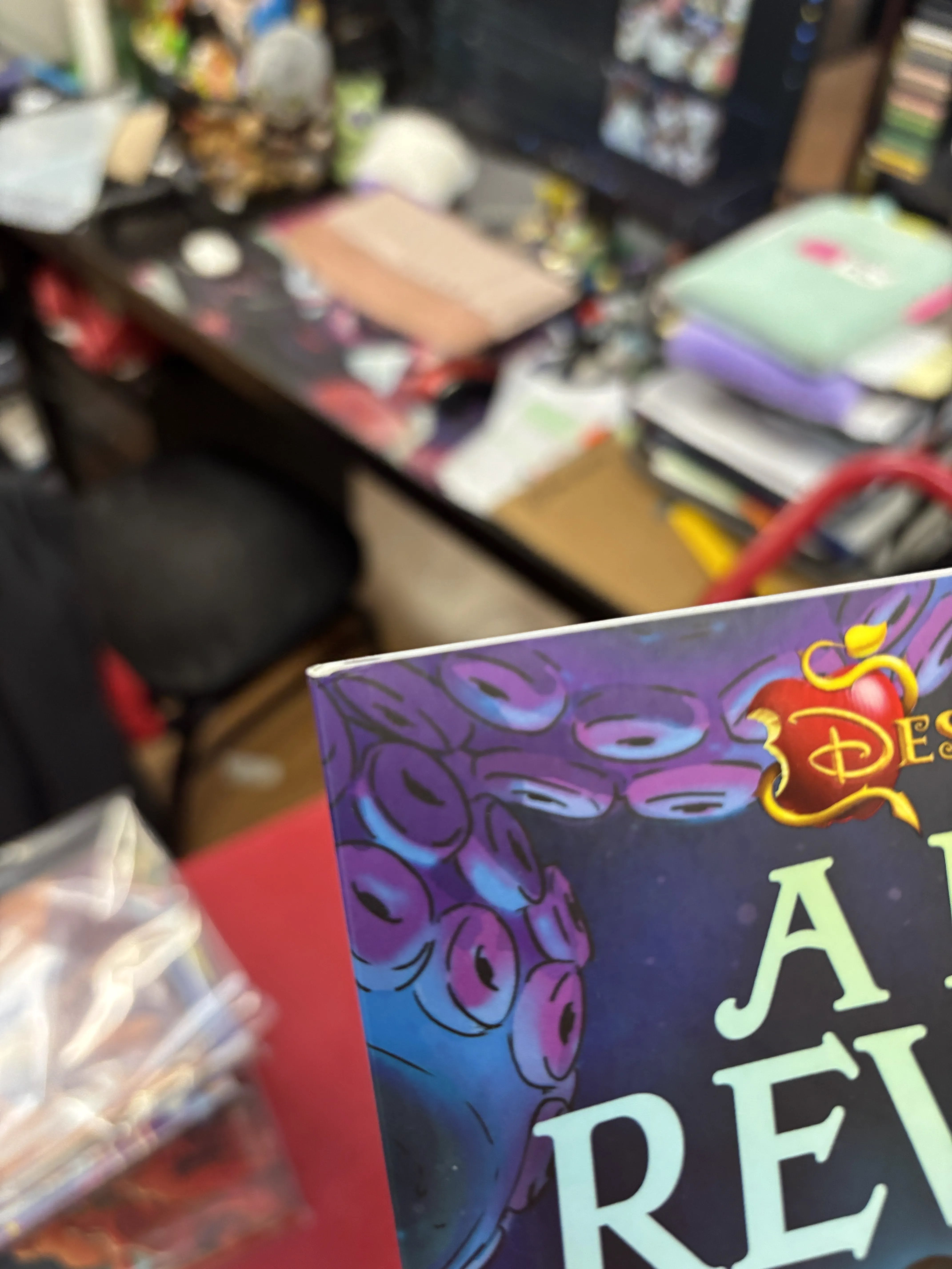 Disney Descendants TPB Lost Revenge - DAMAGED | BD Cosmos