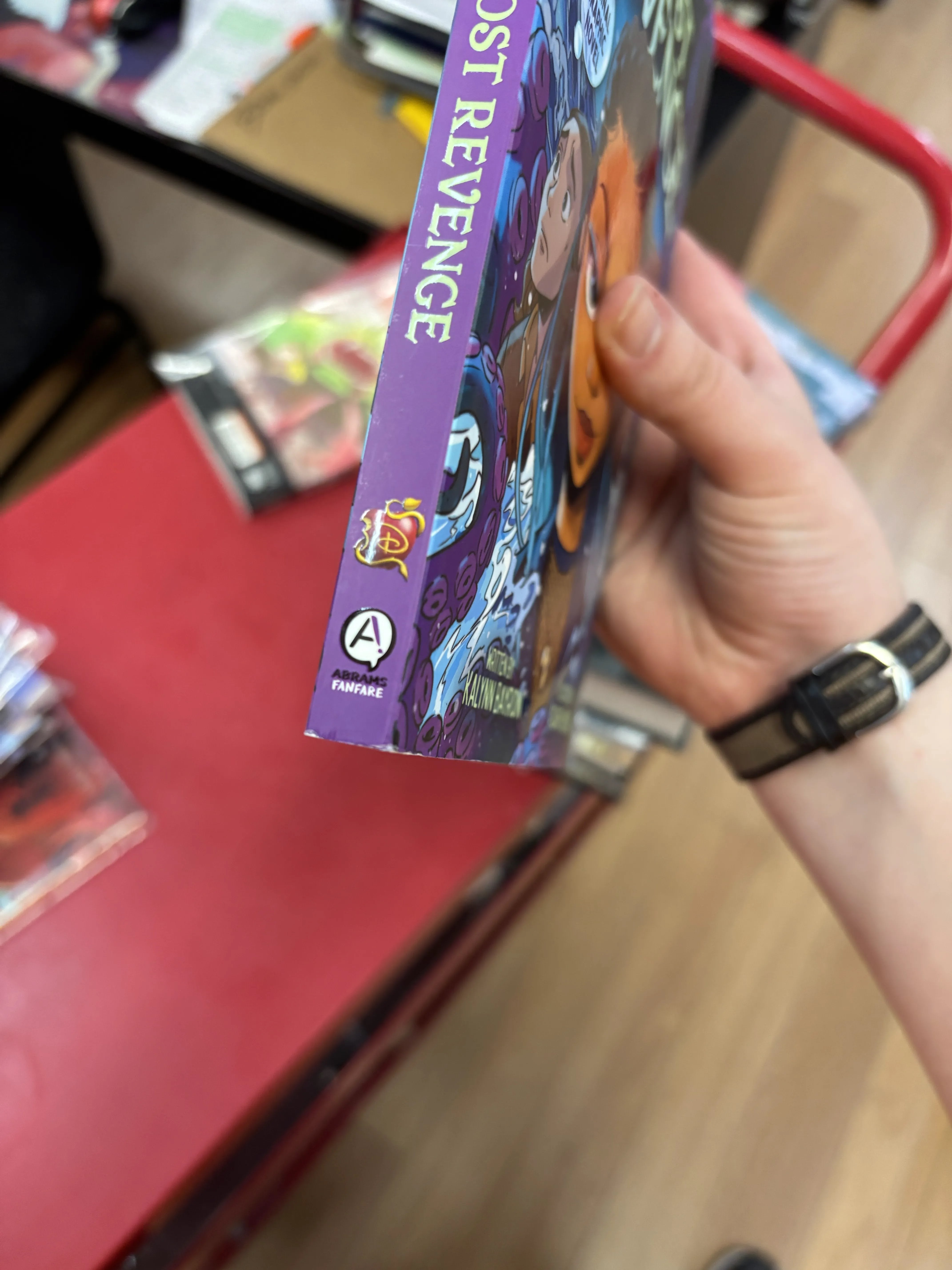 Disney Descendants TPB Lost Revenge - DAMAGED | BD Cosmos
