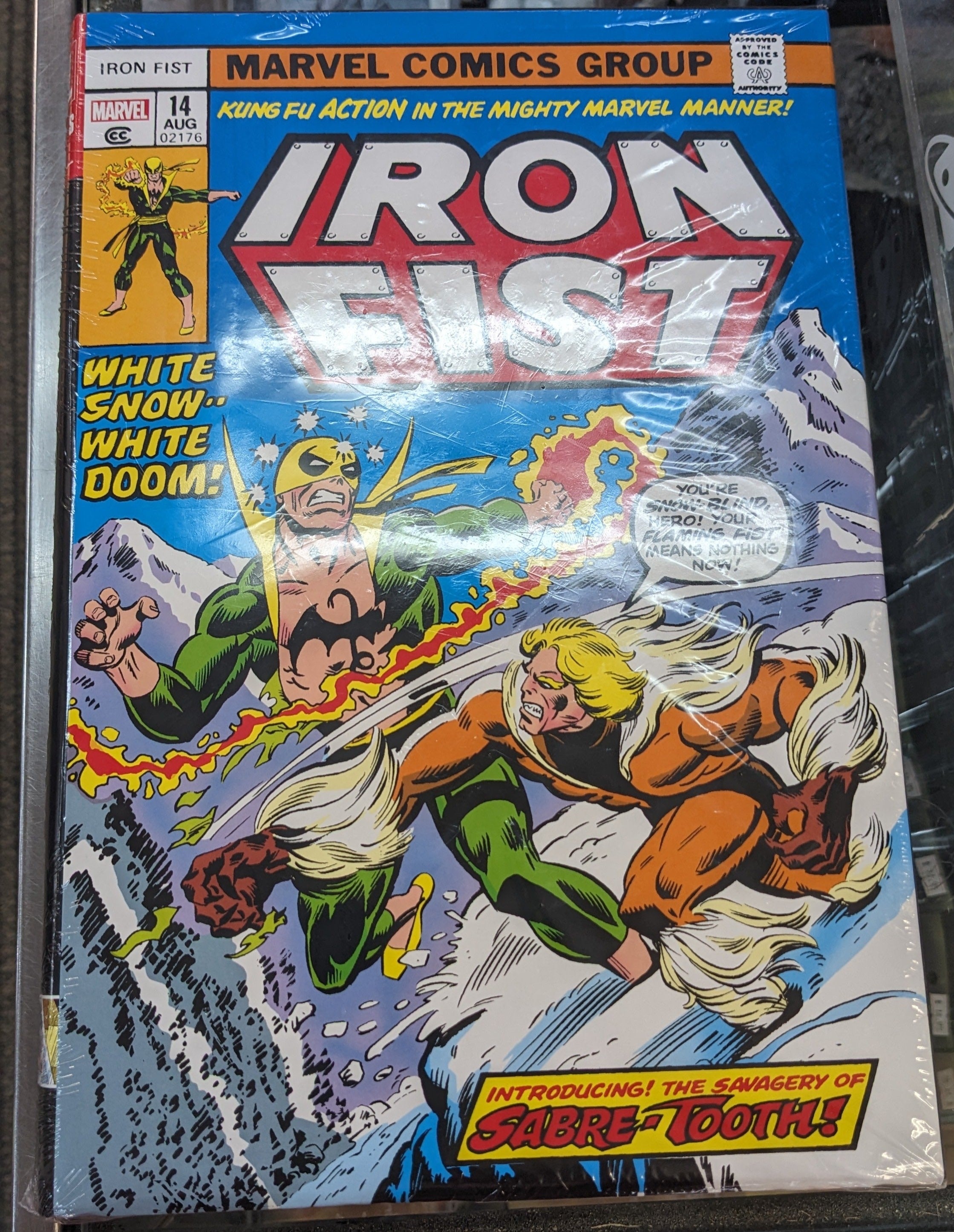 Iron Fist Danny Rand The Early Years Omnibus HC DM - Coin endommagé | BD Cosmos