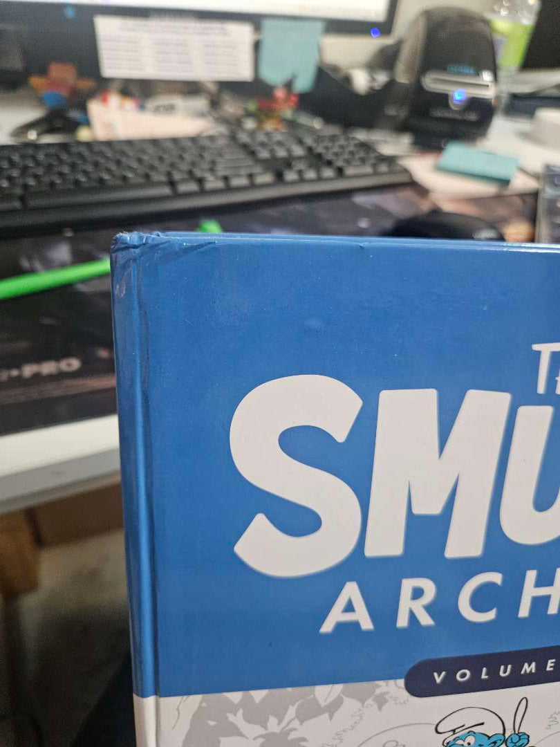 Smurfs Archives HC Vol 01 DAMAGED | BD Cosmos