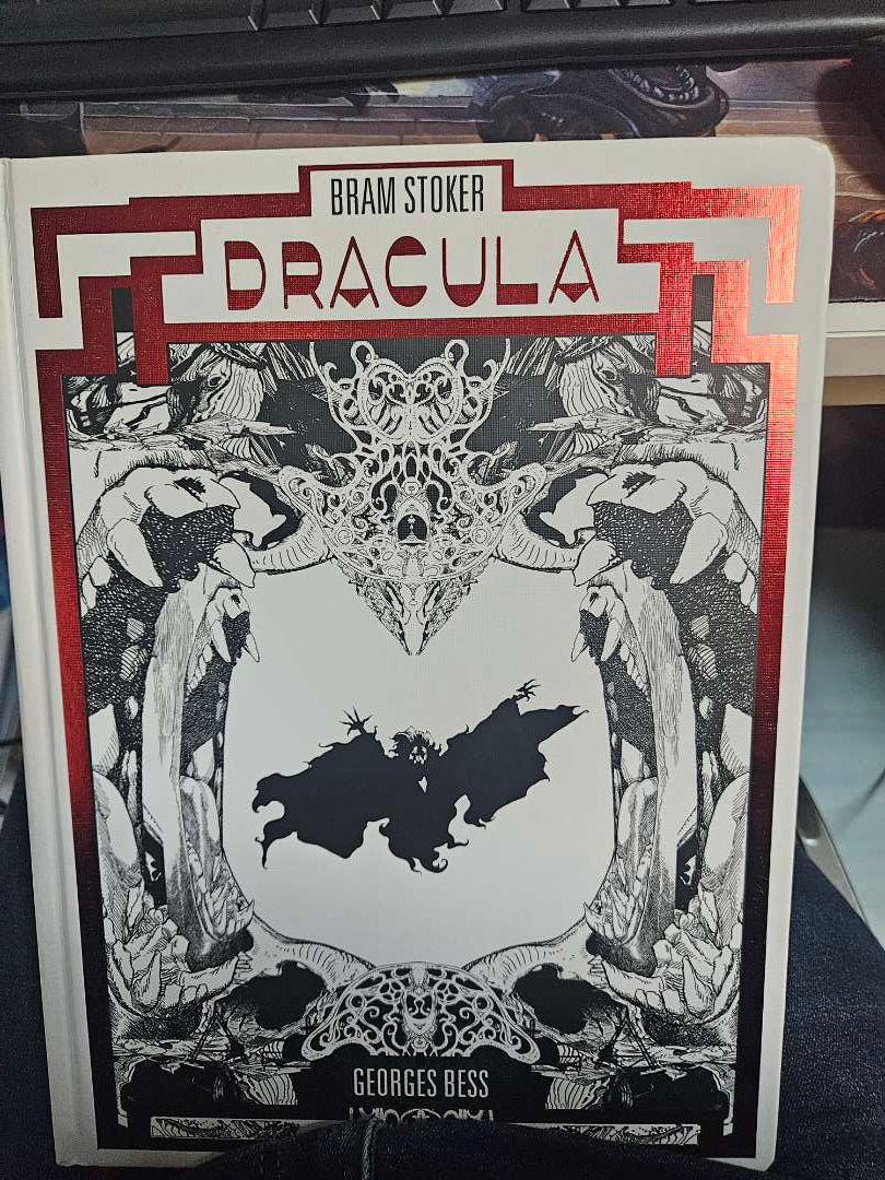 Dracula By Georges Bess HC DAMAGED | BD Cosmos