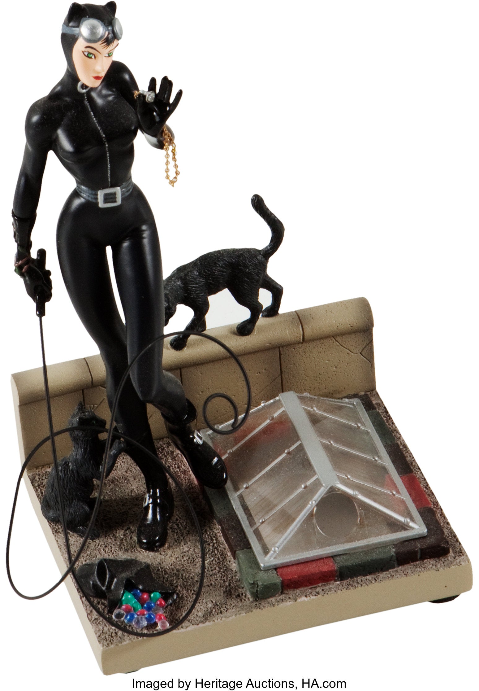 DC Direct Catwoman Statue | BD Cosmos