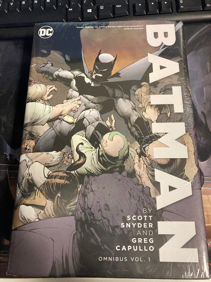 Batman By Snyder & Capullo Omnibus Hardcover Volume 01 - Crushed Corners | BD Cosmos