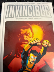 Invincible Compendium Hardcover Vol03 - Damaged | BD Cosmos