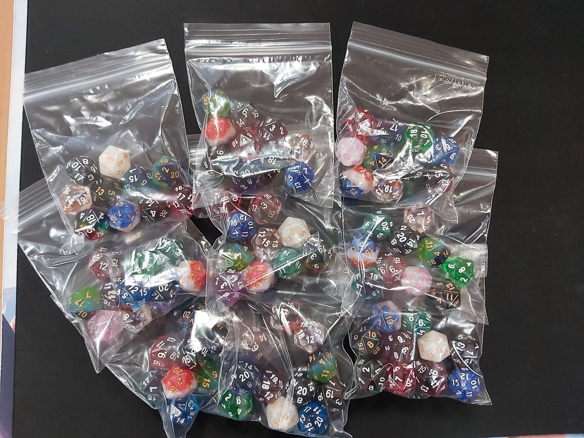 BAG OF 10 ASSORTED COLOR D20 | BD Cosmos